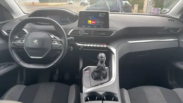 Peugeot 3008 view 11