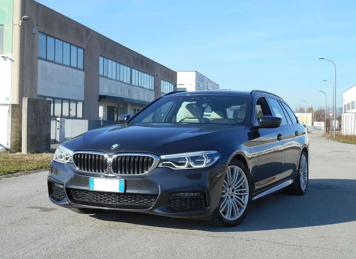 BMW 540 d Touring xdrive Msport auto Grigio - 2