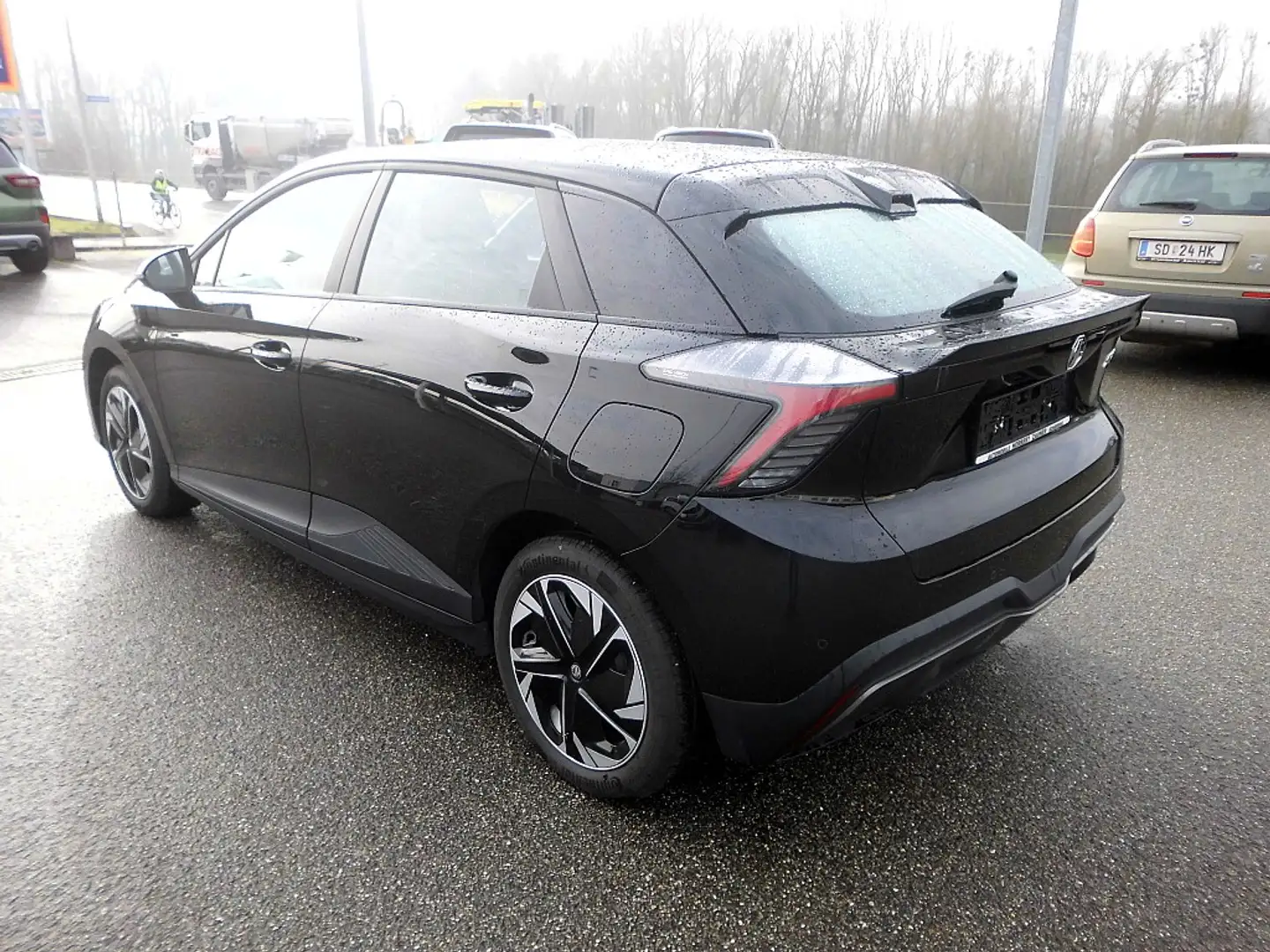 MG MG4 EV 51 kWh Standard Schwarz - 2