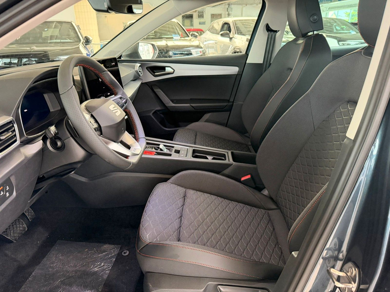 SEAT Leon 2.0 TDI 110kW FR DSG — photo 20