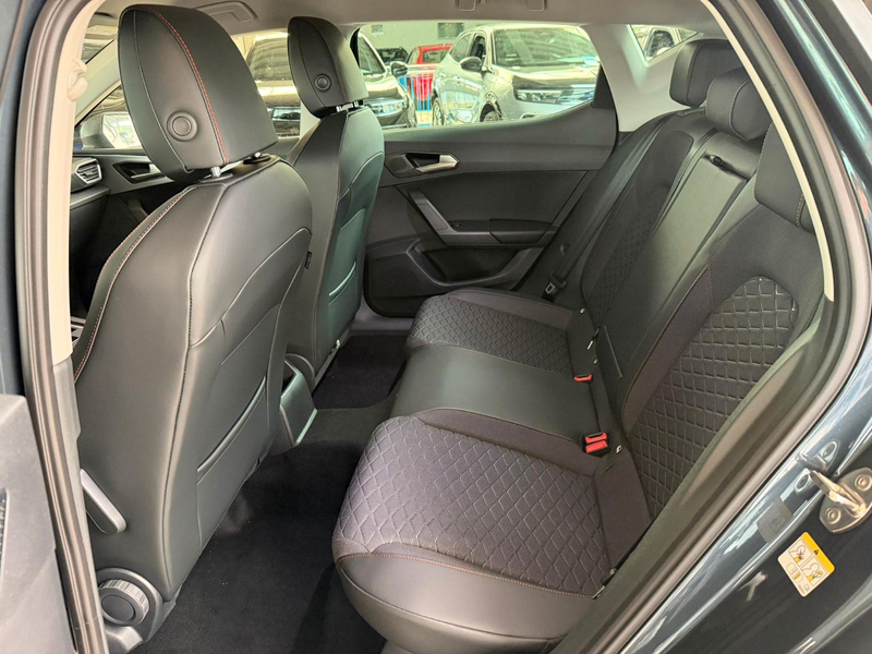 SEAT Leon 2.0 TDI 110kW FR DSG — photo 22