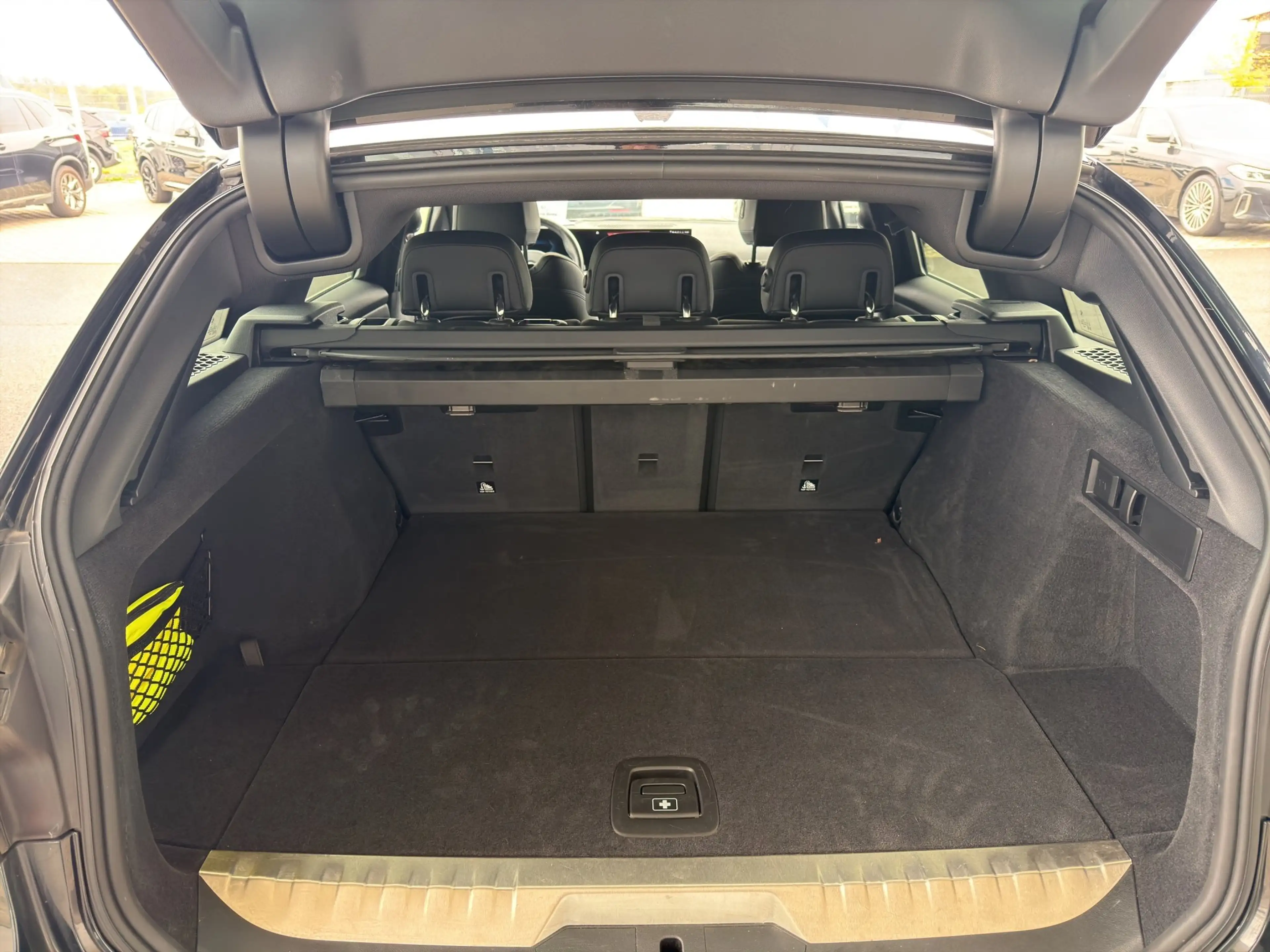 BMW 330 e xDrive Touring M Sport Pro Hifi.AkustkGl.LE — photo 11