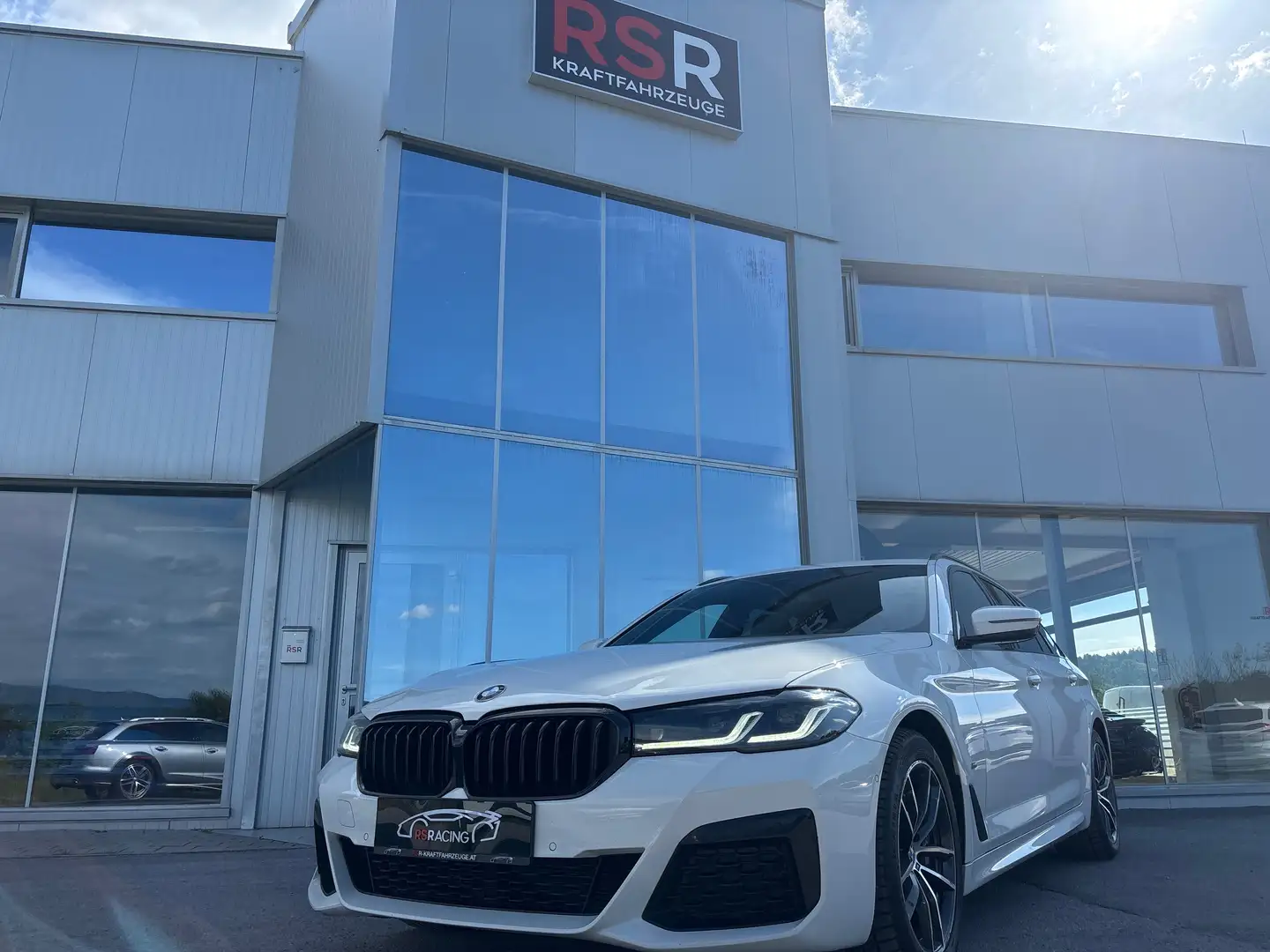 BMW 520 520 d xDrive M Sport Facelift M Paket Mwst.Leasing Blanco - 1
