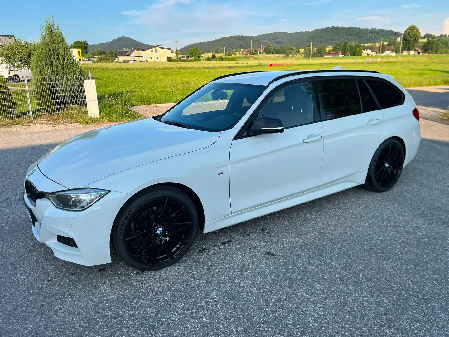 BMW 318 318d Touring M-Paket Weiß - 2