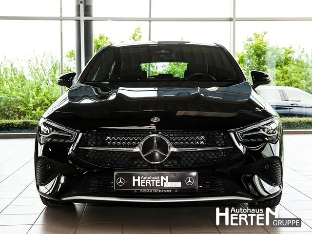 Mercedes-Benz Cla view 2