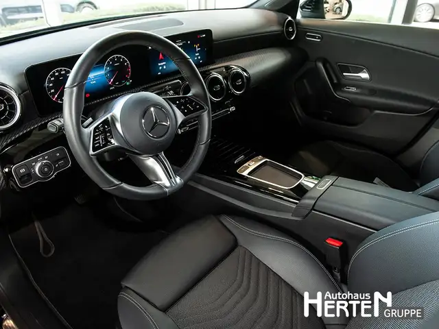 Mercedes-Benz Cla view 8