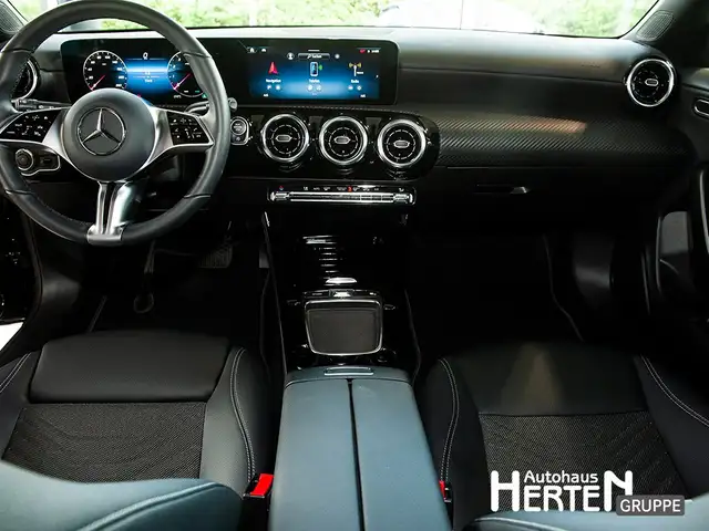 Mercedes-Benz Cla view 10