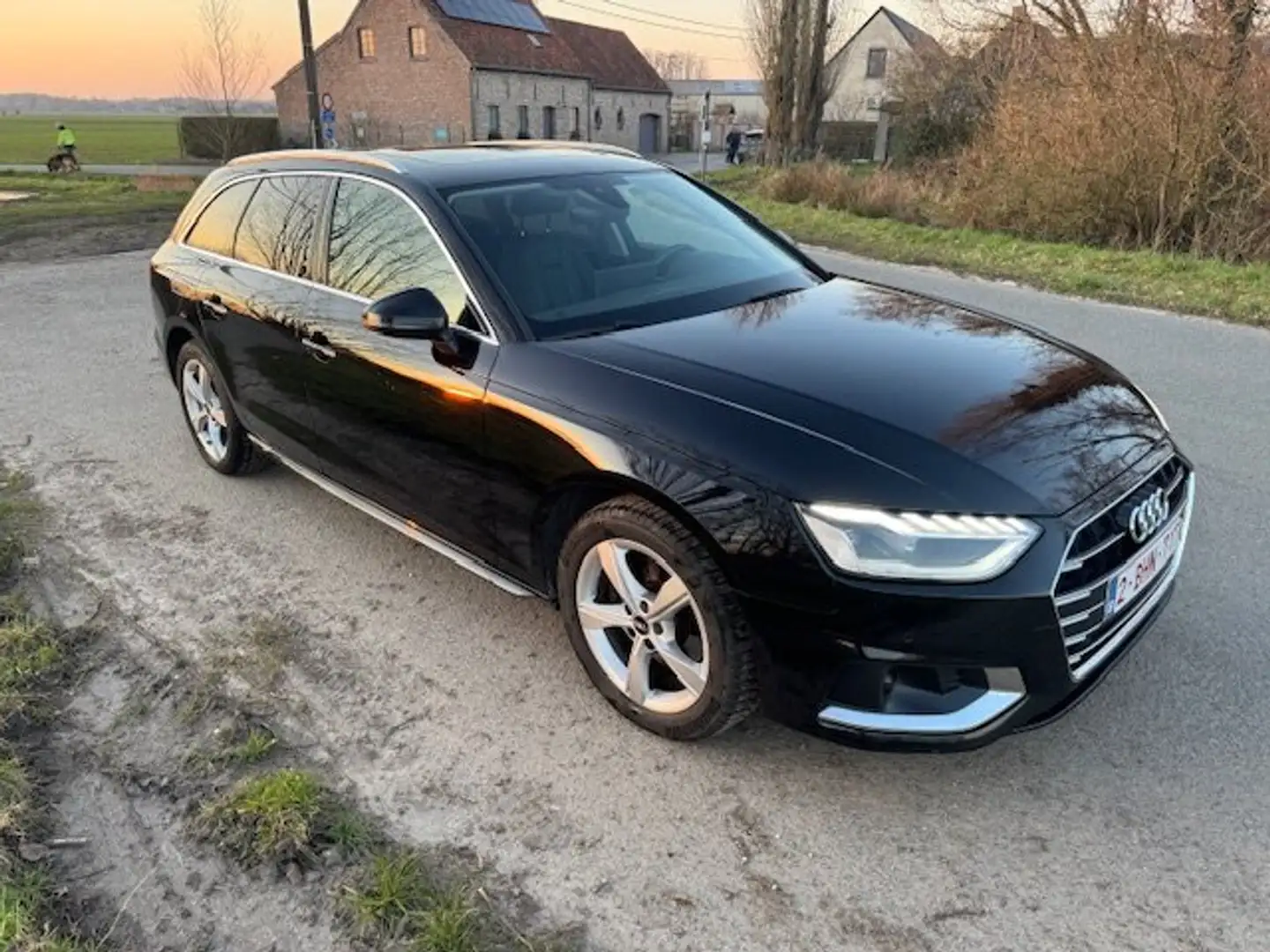 Audi A4 Avant 30 TDi CAMERA PANO DAK Nero - 2