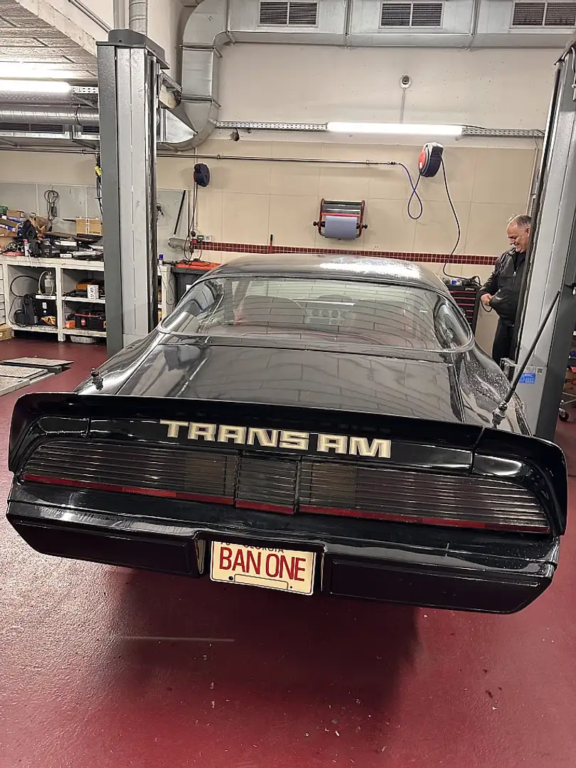 Pontiac Trans-Am Coupe "Bandit" Negru - 2