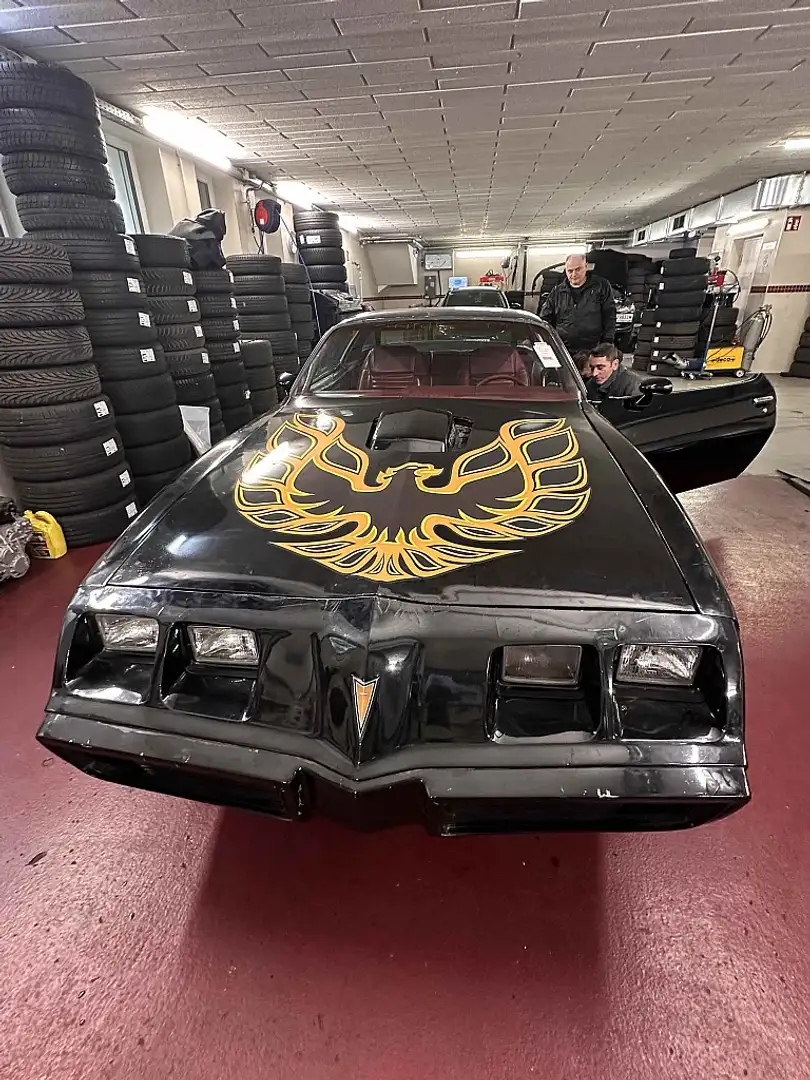Pontiac Trans-Am Coupe "Bandit" Negru - 1