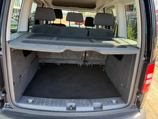 Volkswagen Caddy view 8