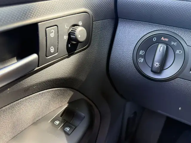 Volkswagen Caddy view 9