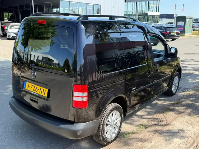 Volkswagen Caddy view 2