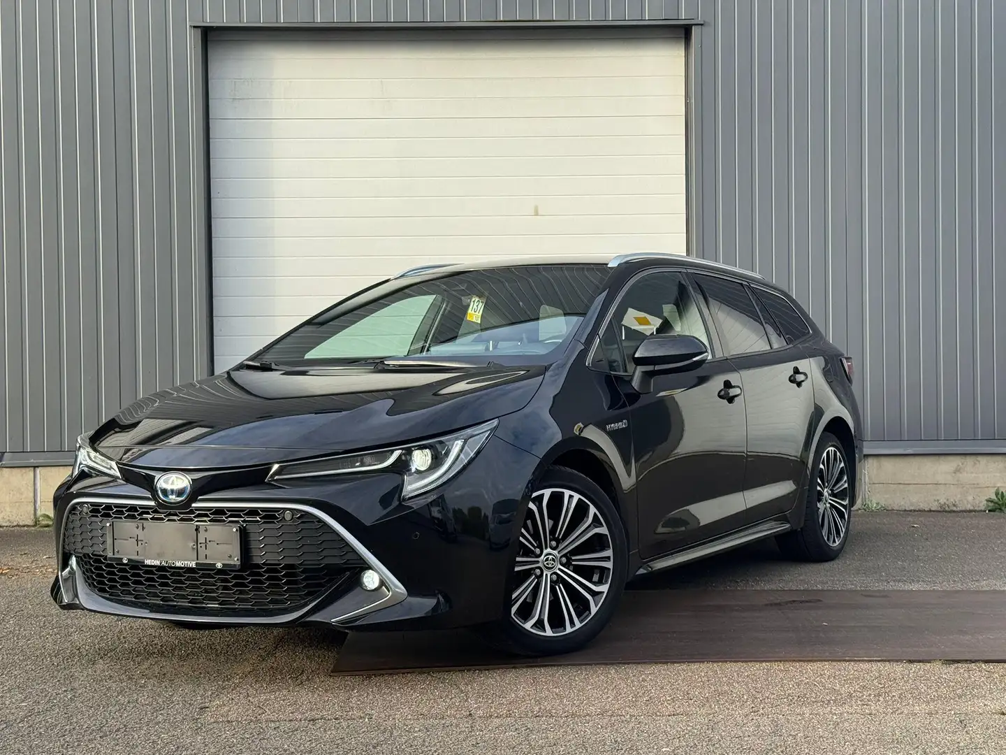 Toyota Corolla Touring Sports 1.8 Hybrid Style e-CVT - 1