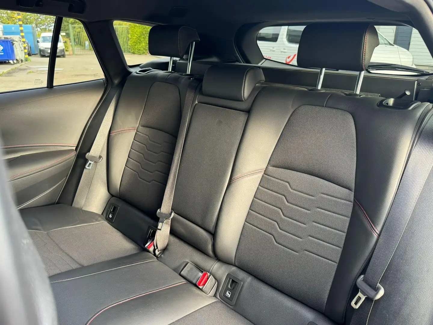 Toyota Corolla Touring Sports 1.8 Hybrid Style e-CVT - 2