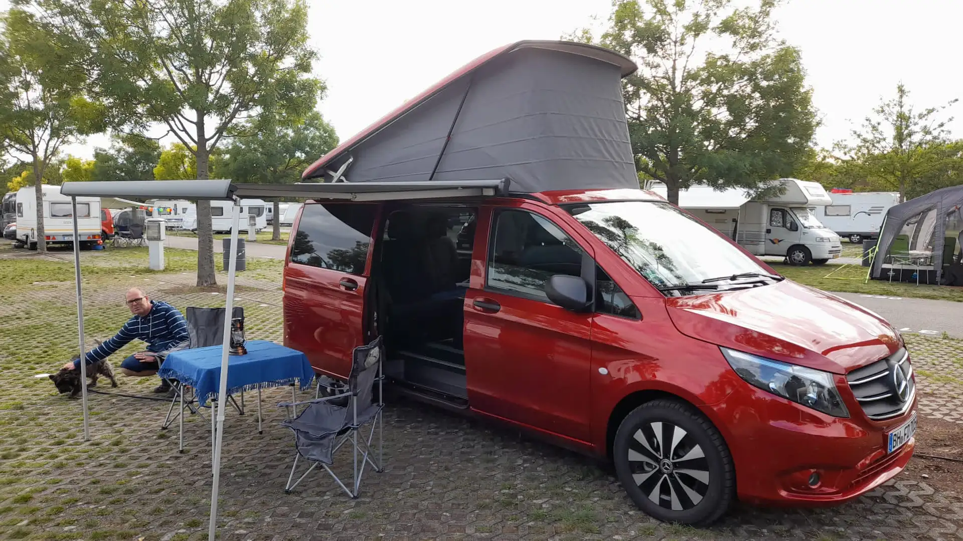 Mercedes-Benz 250 Marco Polo Rot - 2