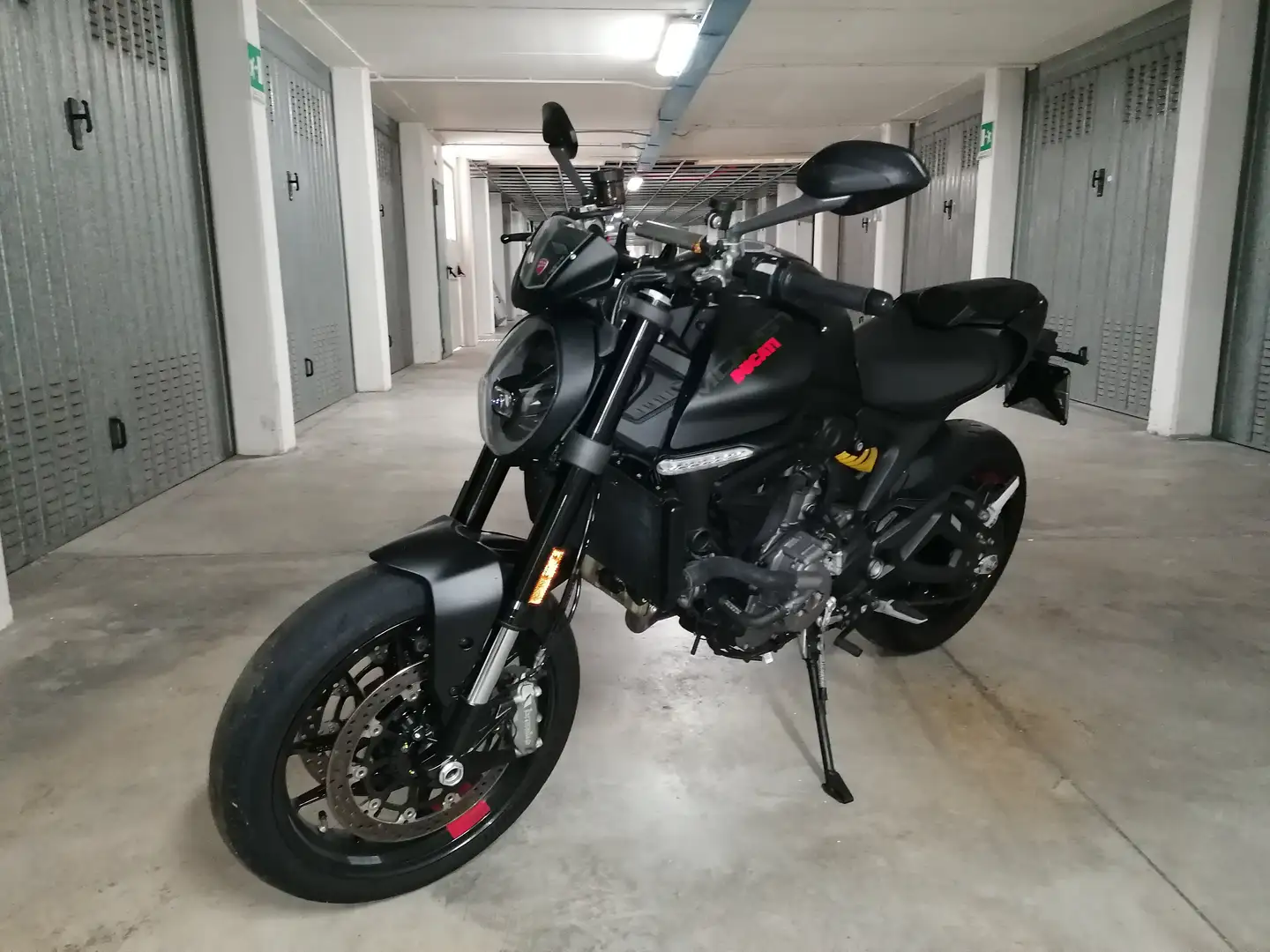 Ducati Monster 937 Plus, scarico Termignoni, ammortizzatore di sterzo Negru - 1