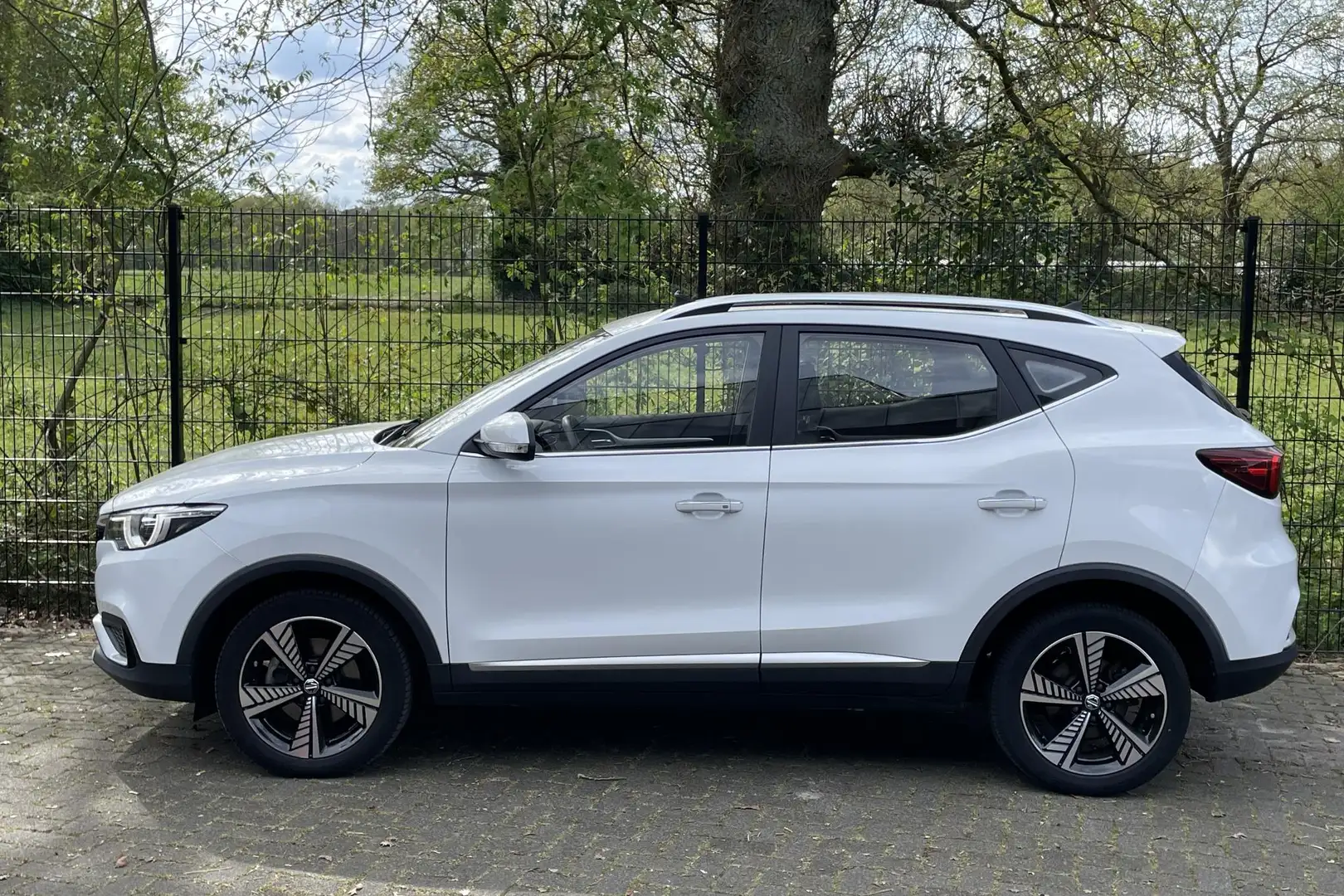 MG ZS MG EV Luxury 45 kWh Panorama Dak | Cruise Control Blanc - 2