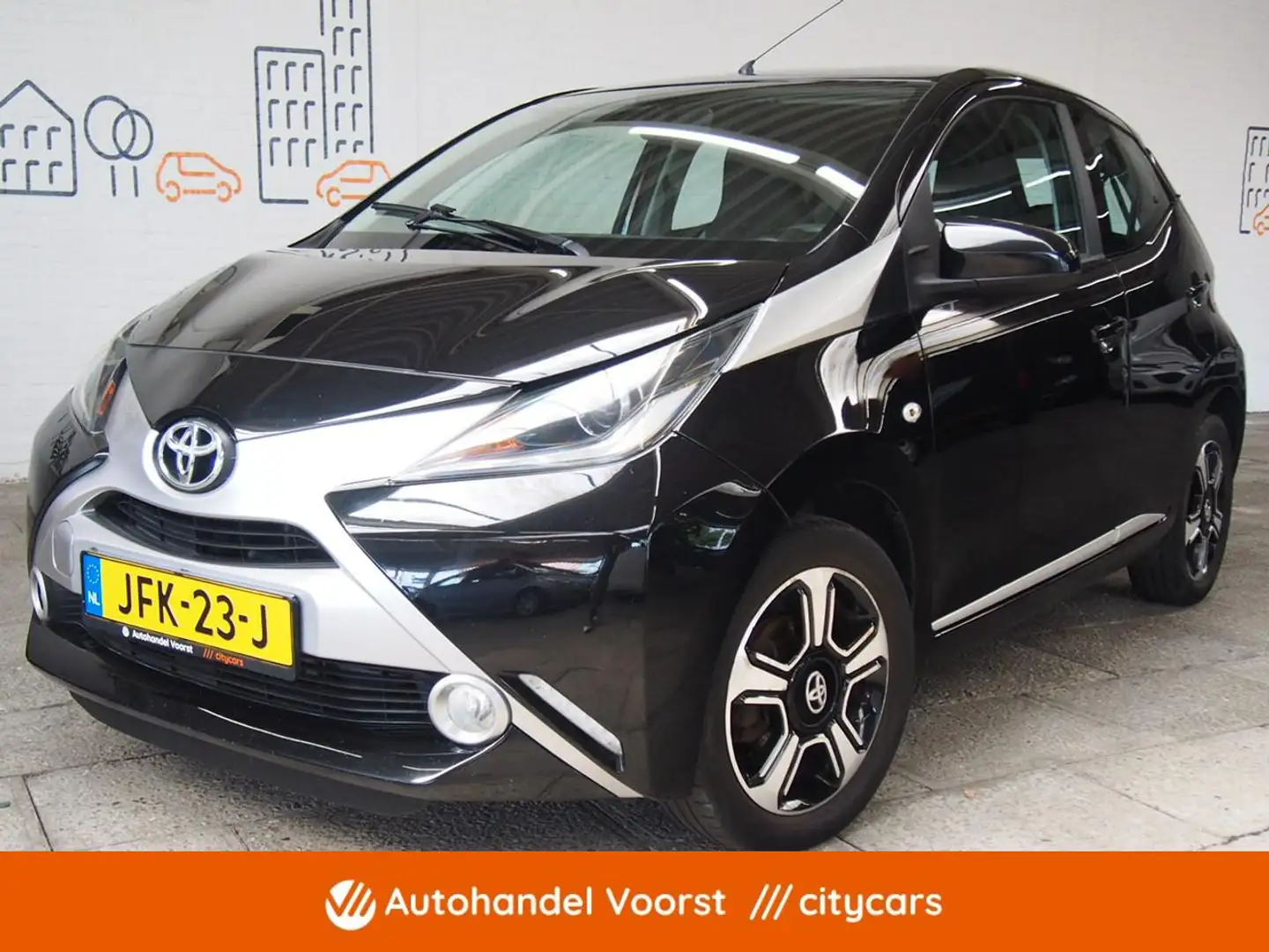 Toyota Aygo 1.0 VVT-i x-clusiv Camera (APK:Nieuw) Incl.Garanti Negro - 1