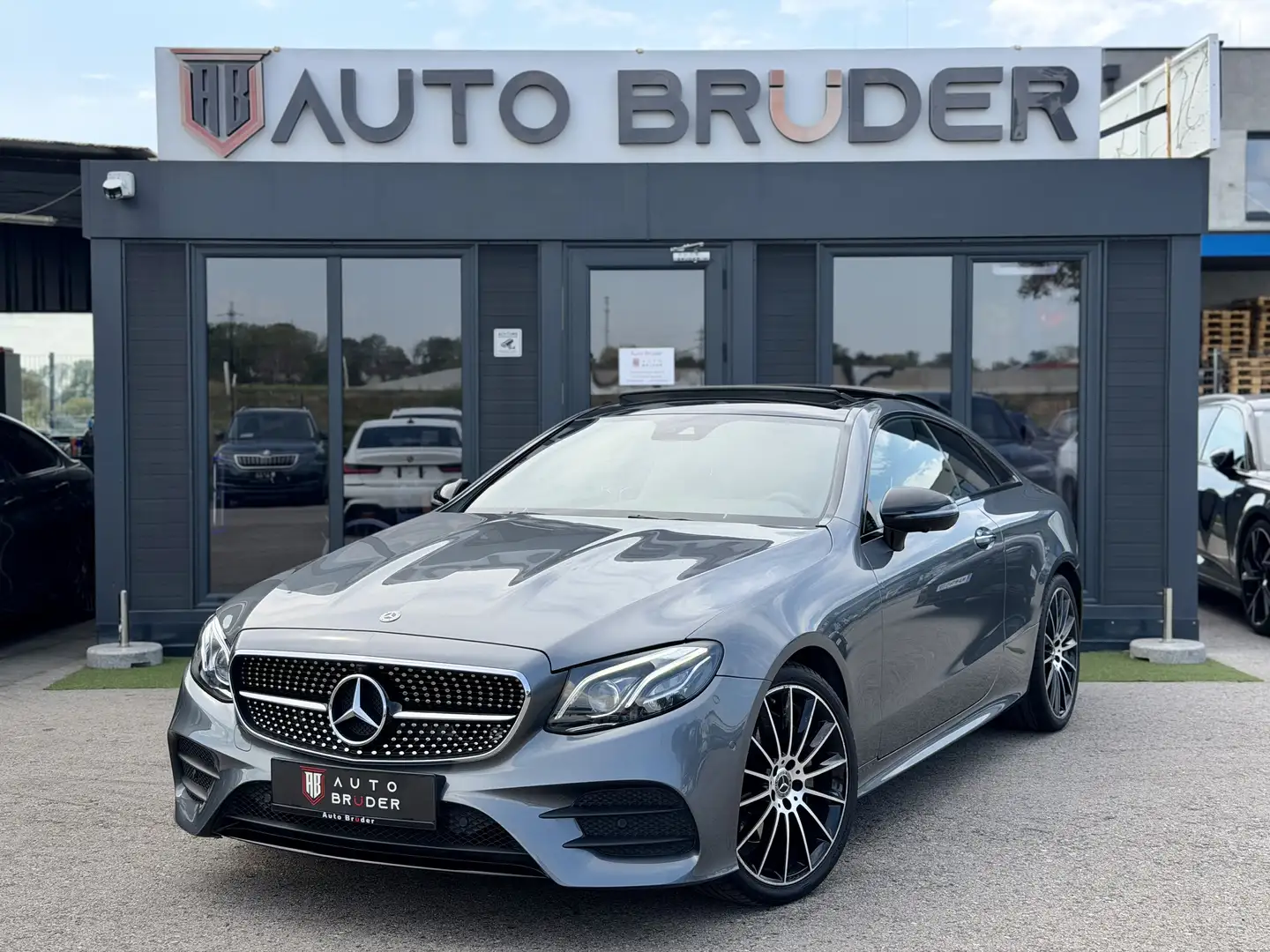 Mercedes-Benz E 220 E 220 d Aut. AMG-Line "Pano, 360°, Memory" Grau - 1