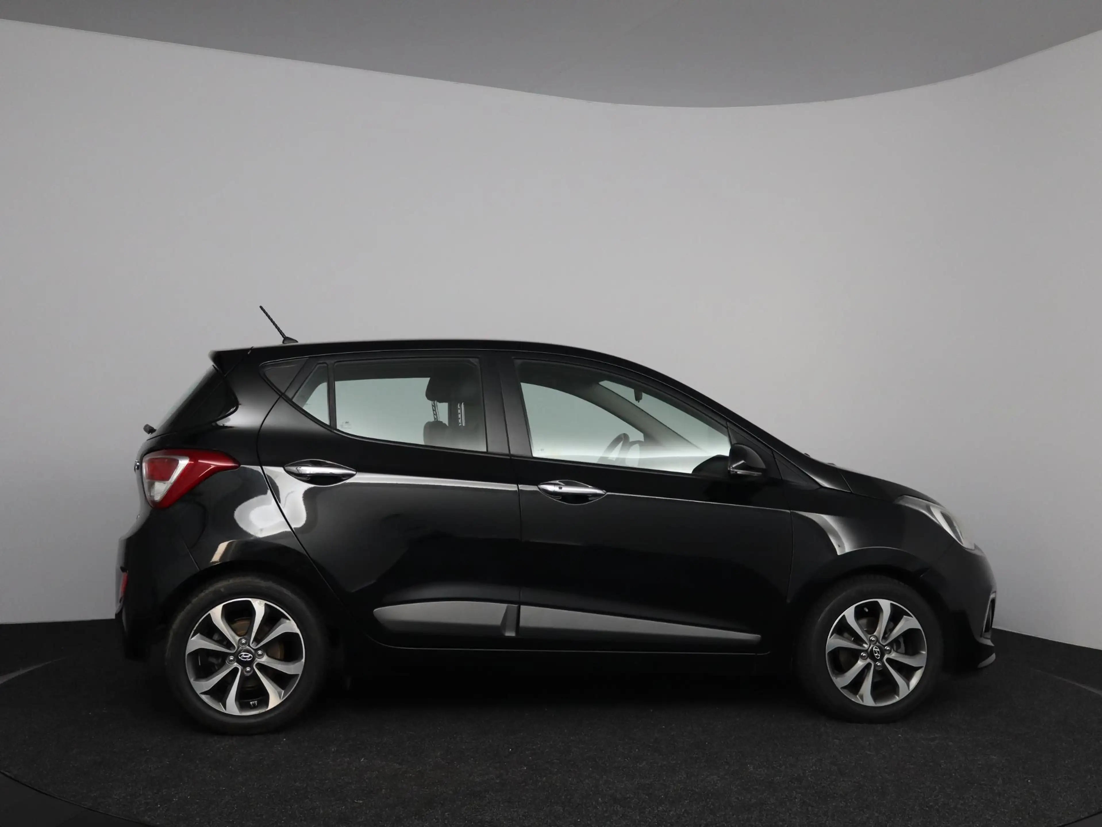 Hyundai i10 1.2i | Automaat | 1/2 leder — photo 6