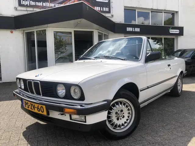 BMW 325 3-serie 325i (E30) Cabriolet - volledig gerestaure