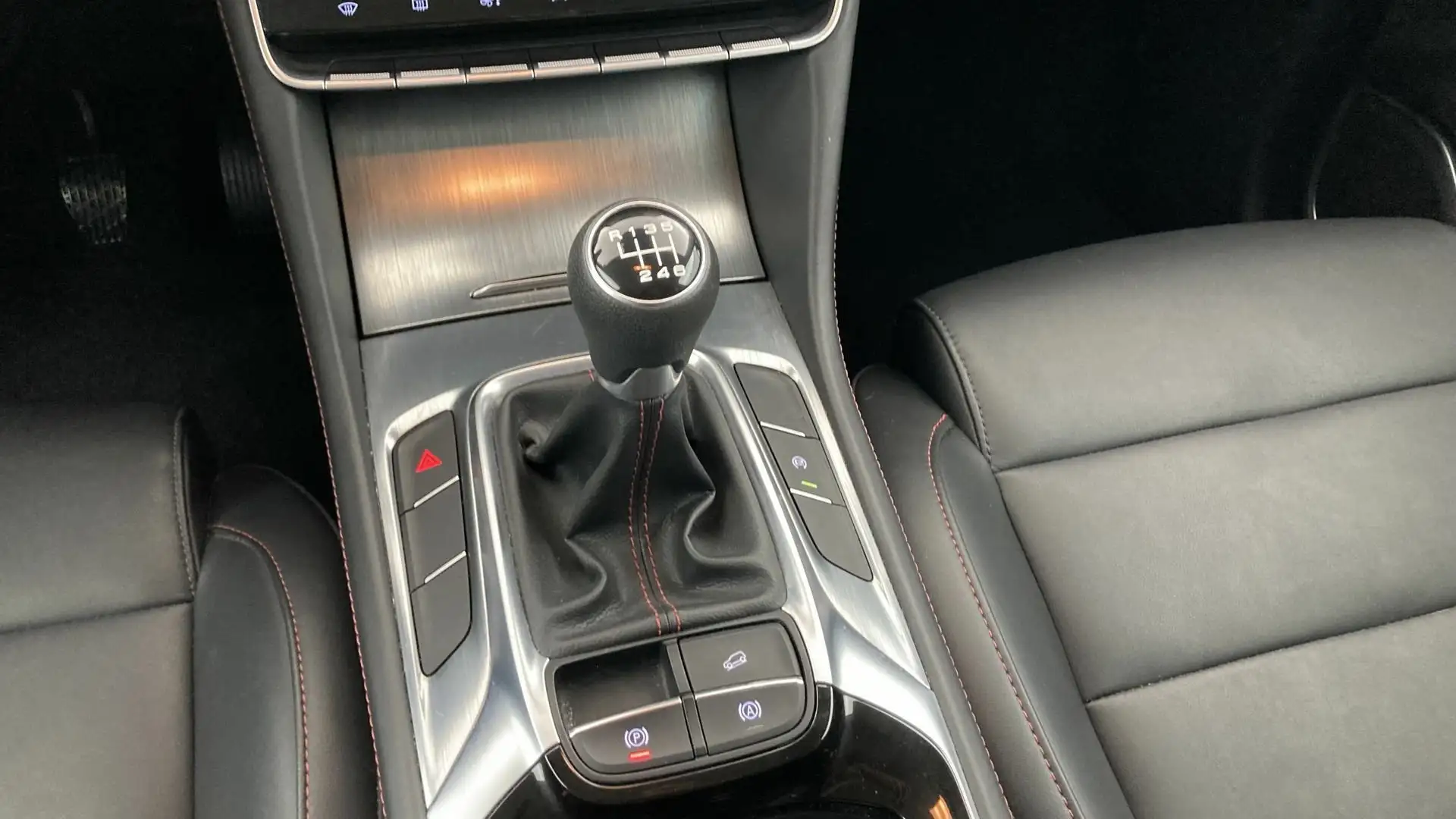 MG HS 1.5 T-GDI Comfort Zwart - 2