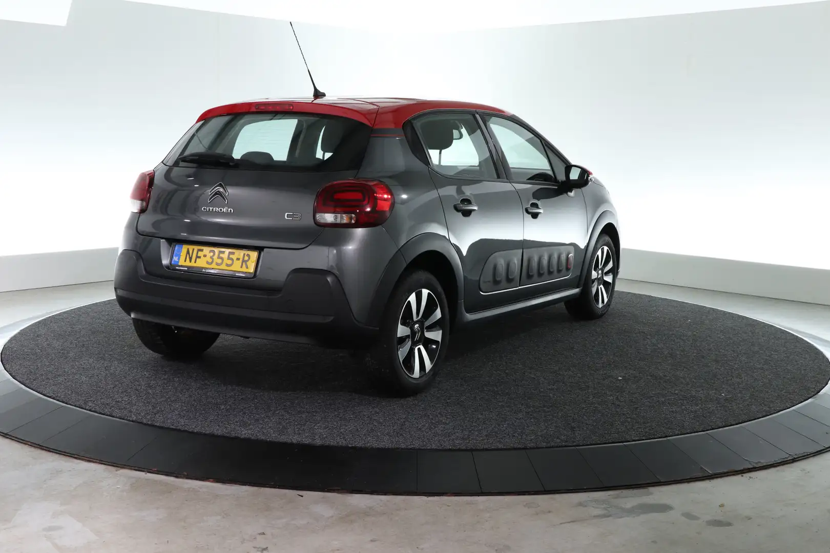 Citroen C3 1.2 PureTech S&S Shine | 110pk | CAMERA | CRUISE | Grijs - 2