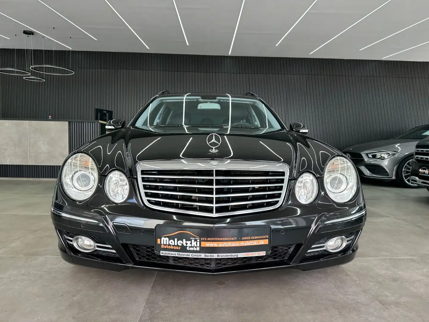 Mercedes-Benz E 350 T CGI AMG*Schiebedach*HarmanKardon*Memory* Schwarz - 2