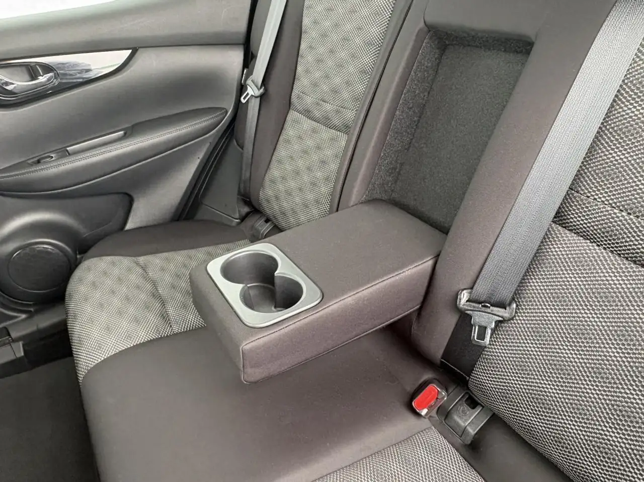 Nissan Qashqai снимка Nissan Qashqai