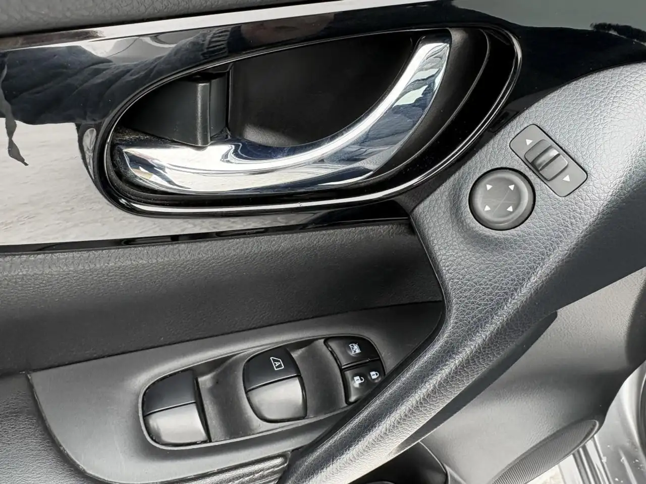 Nissan Qashqai снимка Nissan Qashqai