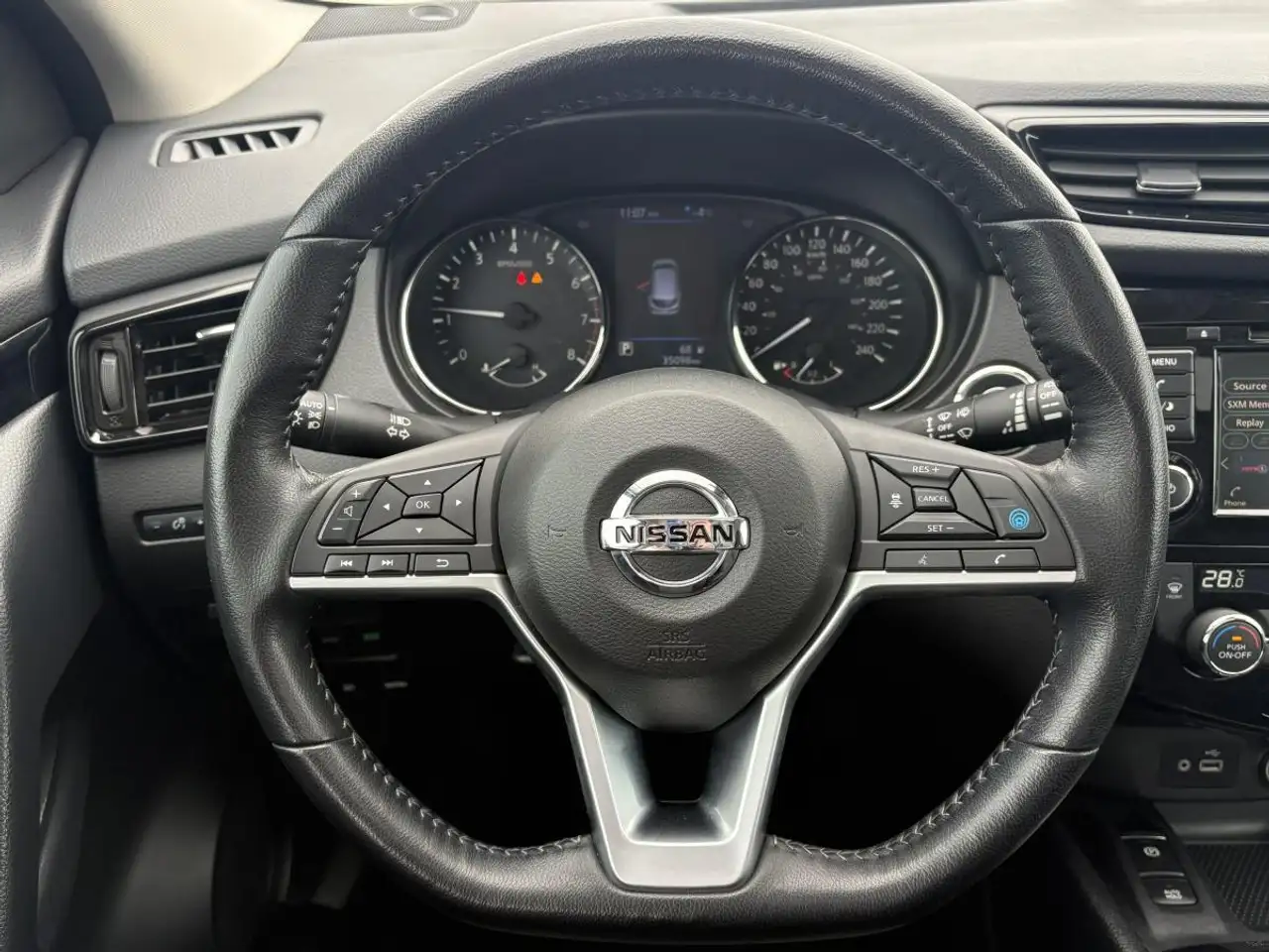 Nissan Qashqai снимка Nissan Qashqai