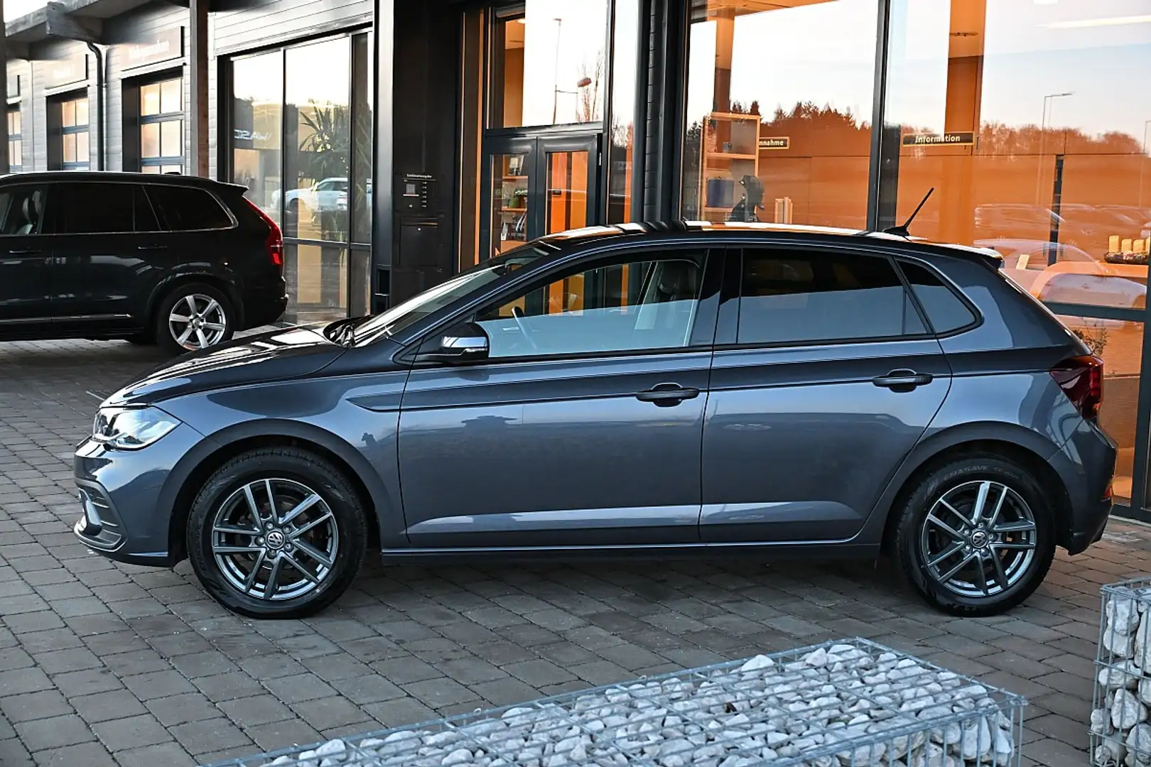 Volkswagen Polo 1,0 TSI Life ACC, LED, Navi, Kamera, Fernlichta... Grau - 2