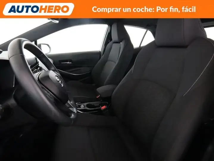 Toyota Auris 2020, foto 11