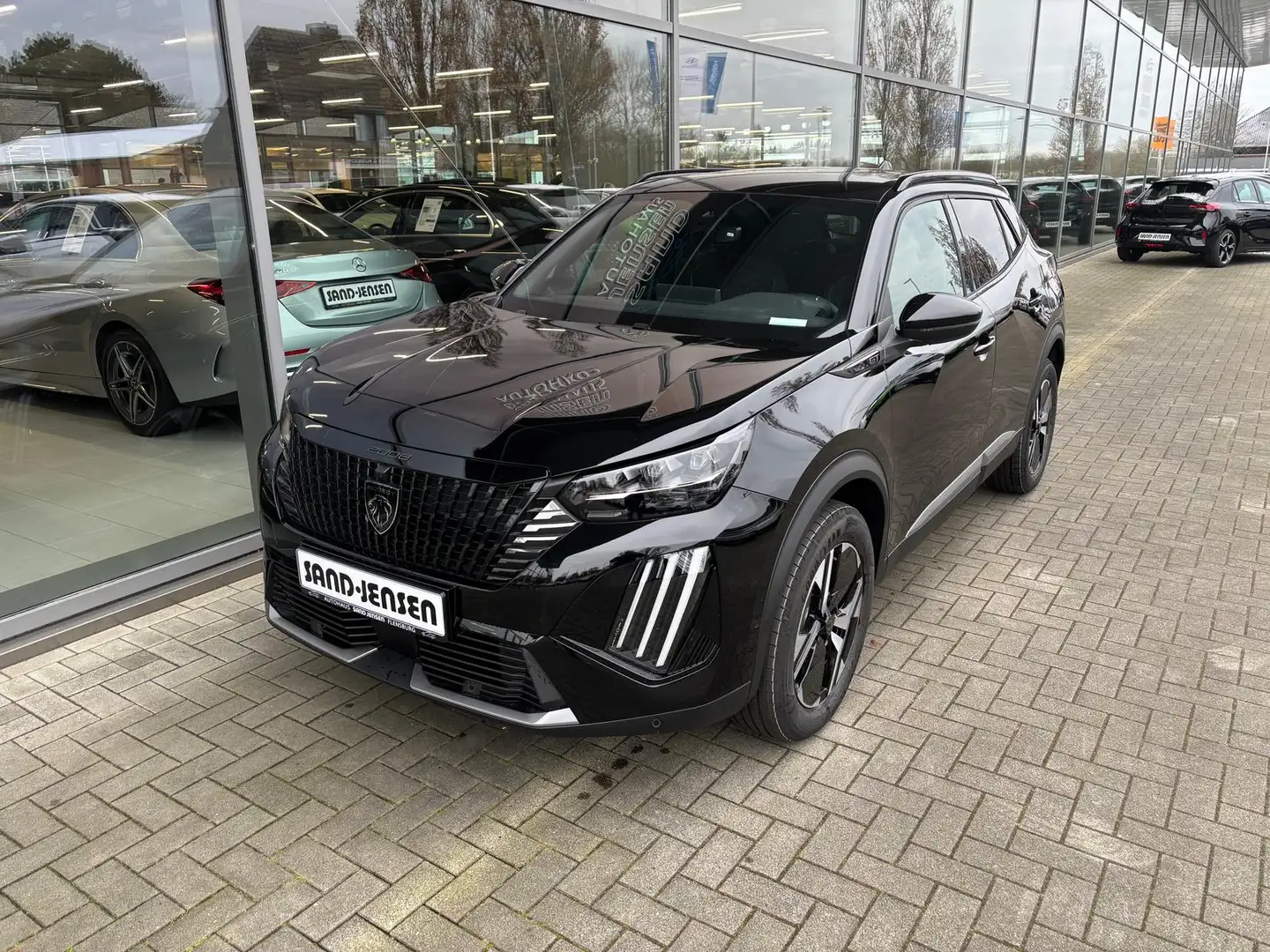 Peugeot 2008 GT 130 PT EAT Alcantara-Paket ACC Navi 360 Schwarz - 2