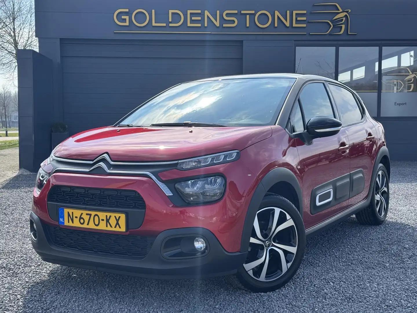 Citroen C3 1.2 PureTech Shine 1e Eigenaar,Camera,Trekhaak,Nav Rood - 1