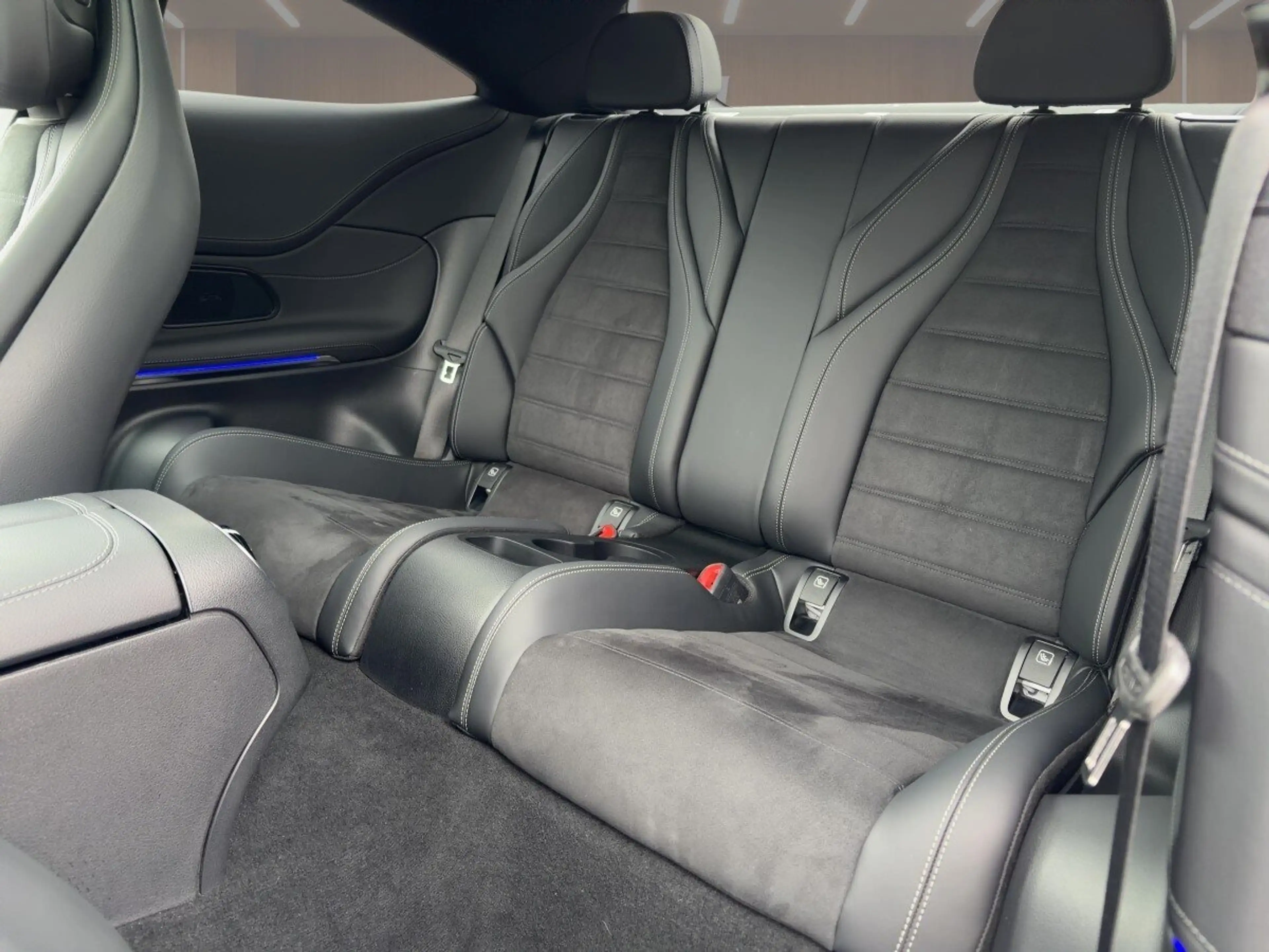 Mercedes-Benz CLE 220 CLE 220d Coupé AMG-Line/360/Night/CarPlay/Keyles. — photo 7