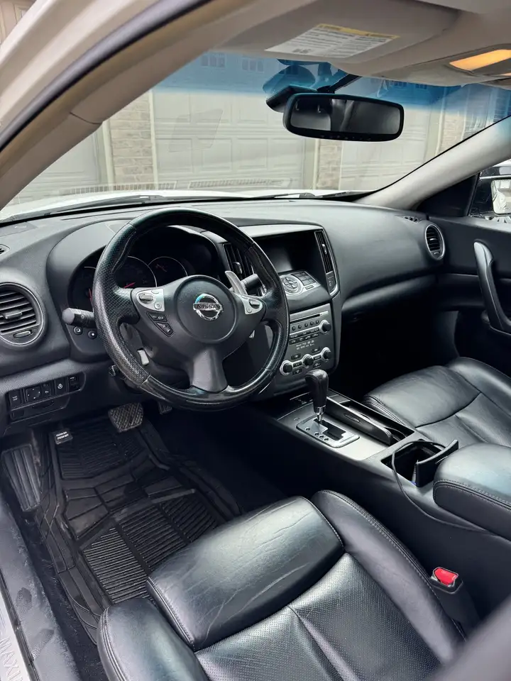 Nissan Maxima снимка Nissan Maxima