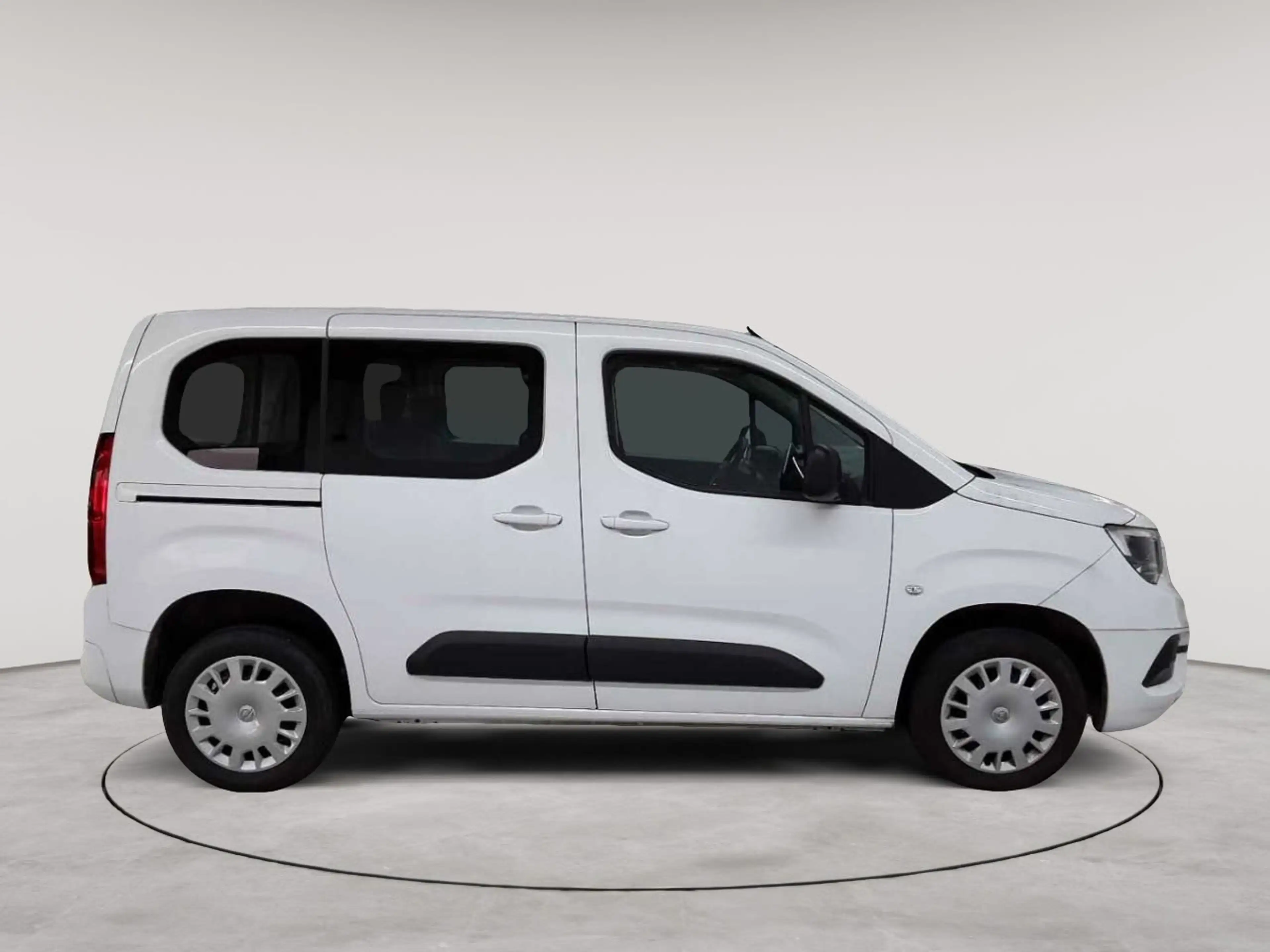 Opel Combo Combo Life 1.2 Turbo Edition CarPlay RFK — photo 3
