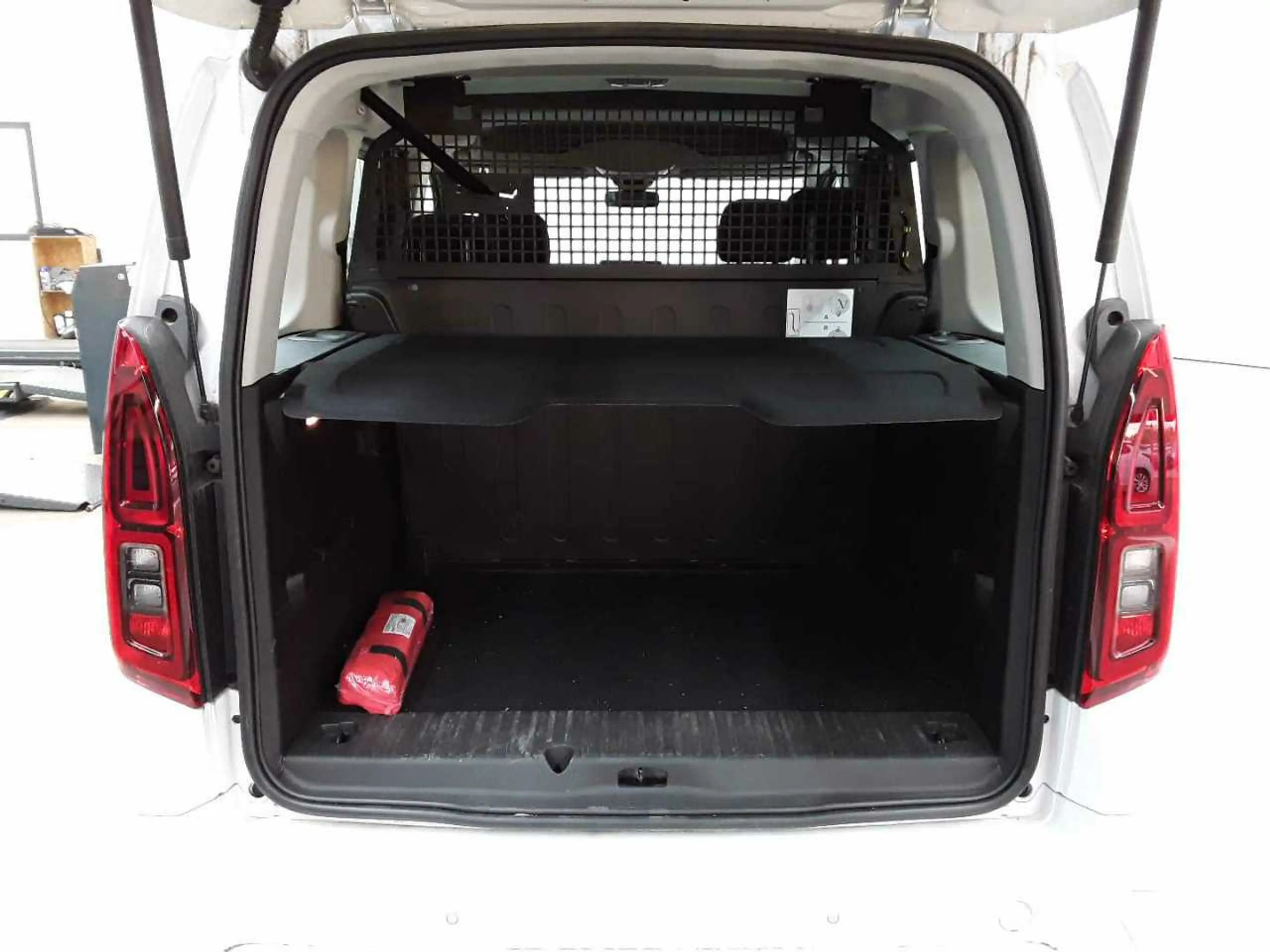 Opel Combo Combo Life 1.2 Turbo Edition CarPlay RFK — photo 15