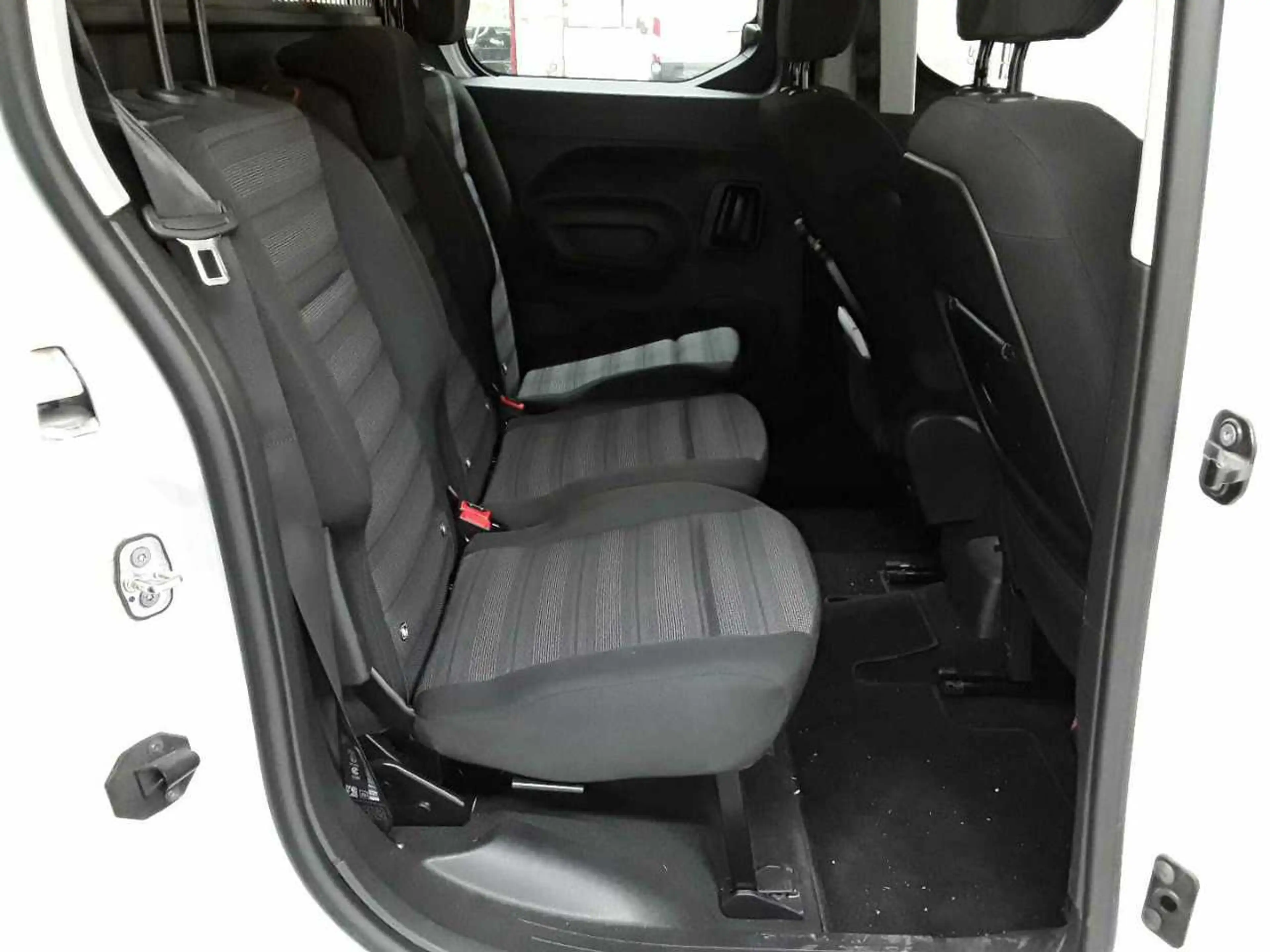 Opel Combo Combo Life 1.2 Turbo Edition CarPlay RFK — photo 14