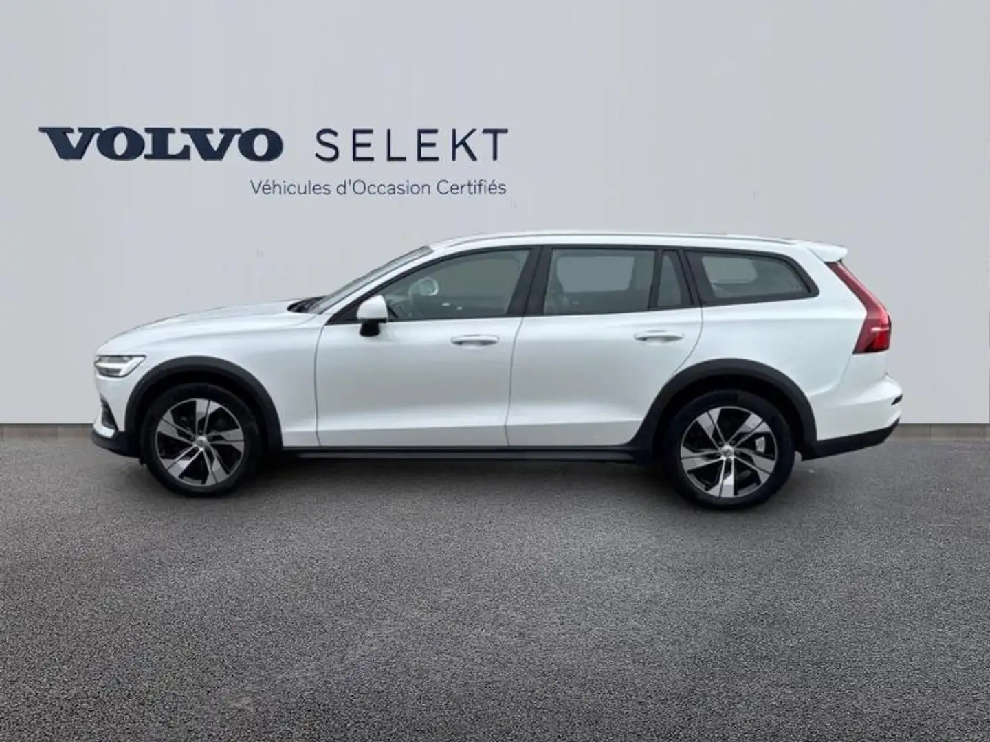 Volvo V60 Cross Country B4 AWD 197ch Pro Geartronic 8 Noir - 2