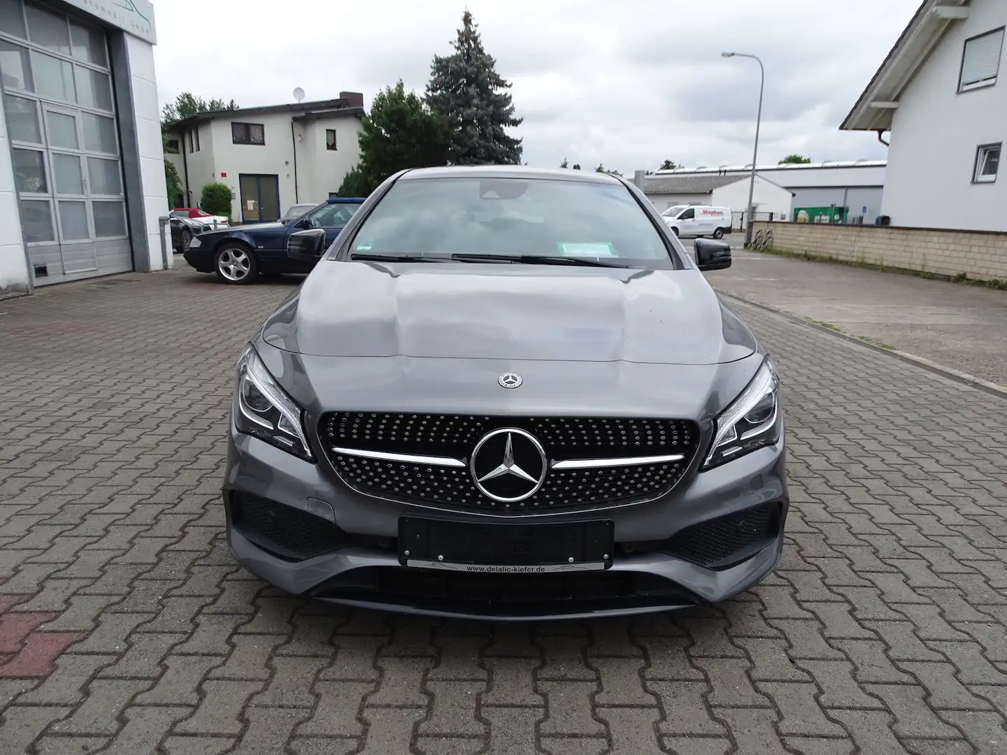 Mercedes-Benz CLA 200 AMG Line Panorama, LED, Rückfahrkamera Gris - 2