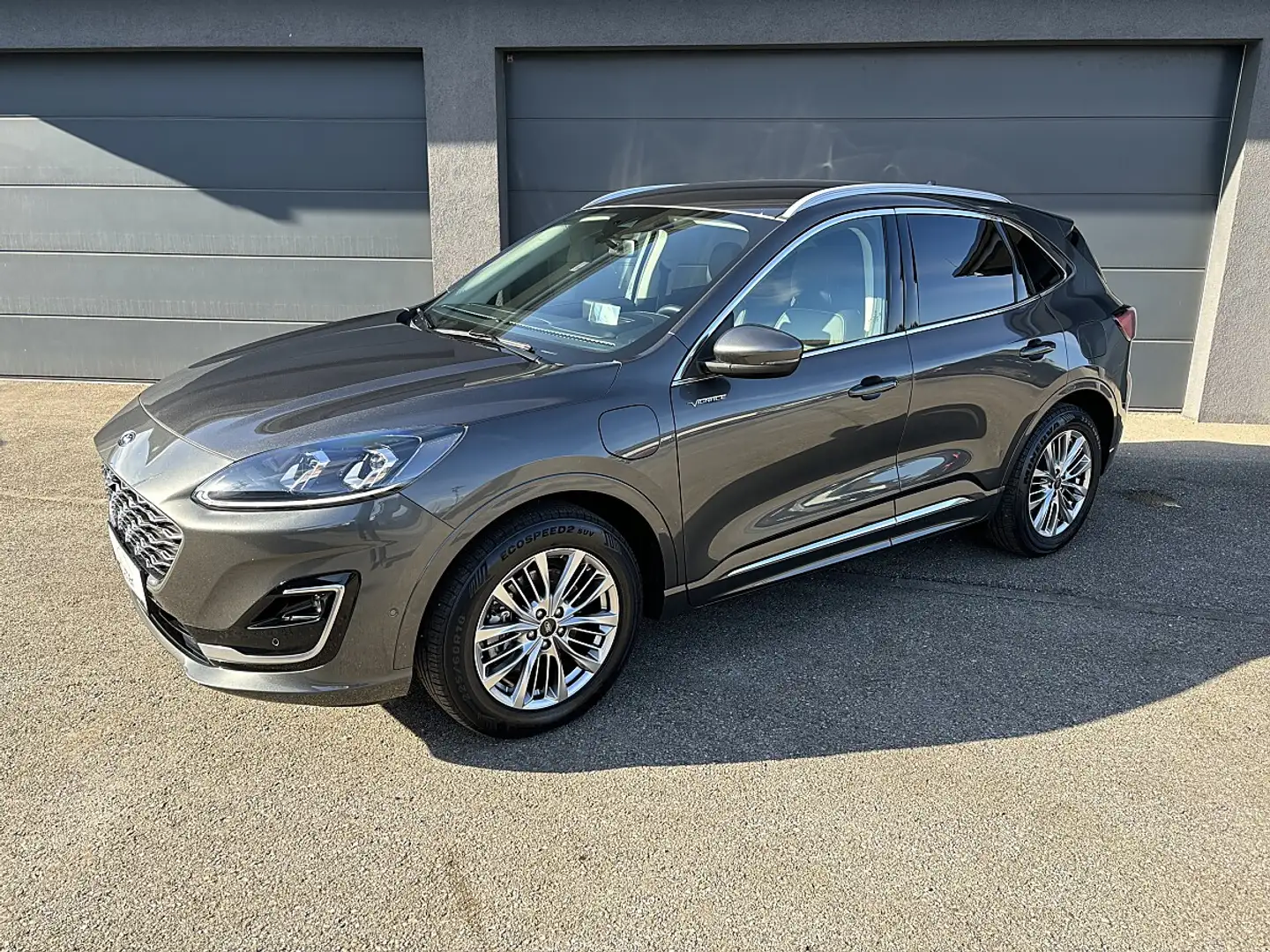 Ford Kuga 2,5 Duratec PHEV Vignale Aut. Grau - 1