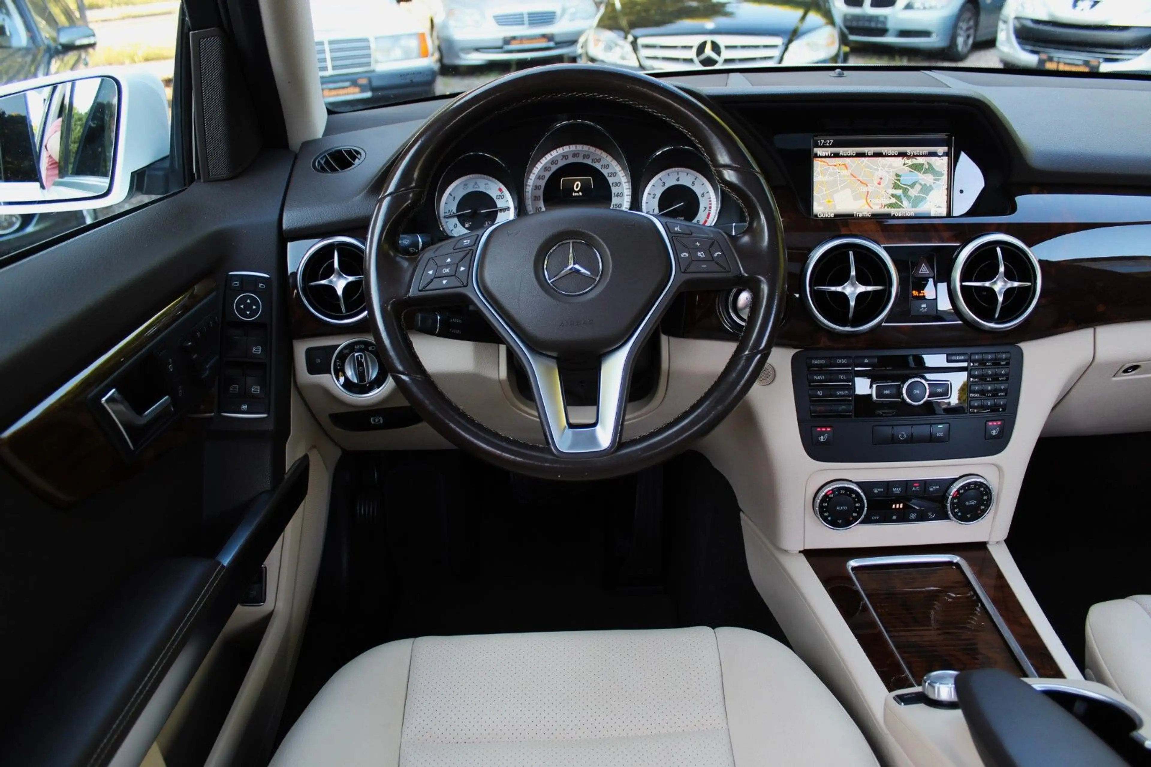 Mercedes-Benz GLK 350 4-MATIC  7-G KEYLES-GO KAMERA PANORAMA — photo 12