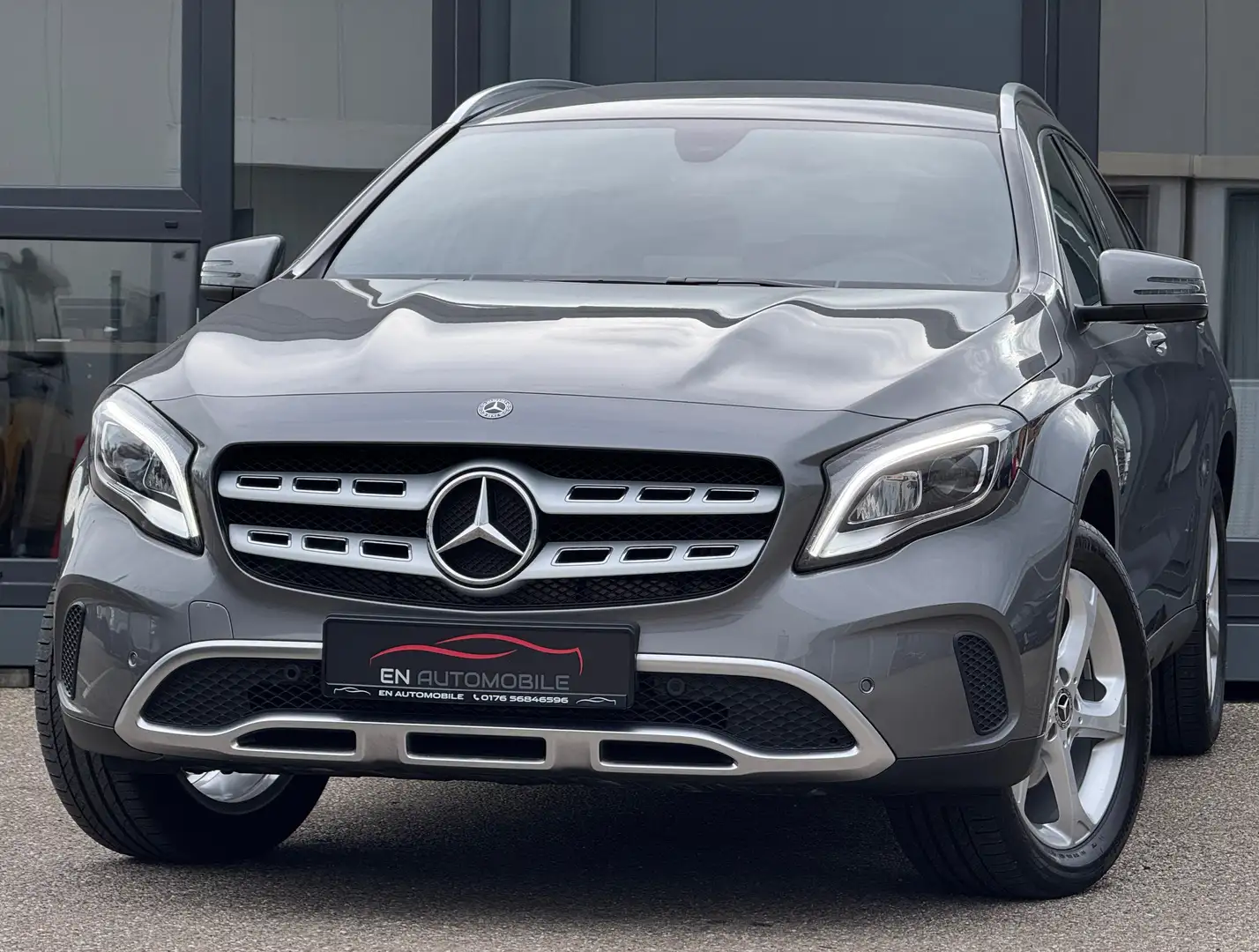 Mercedes-Benz GLA 200 GLA 200 Urban 7G-DCT|LED|AHK|Kamera|Navi|44.000km| Gris - 1