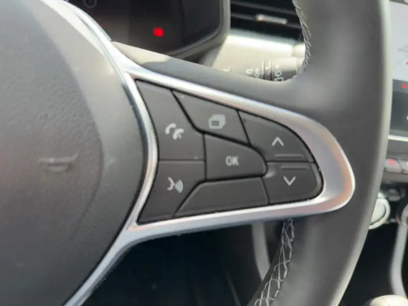 Annonce voiture d'occasion Renault Clio - CARADIZE