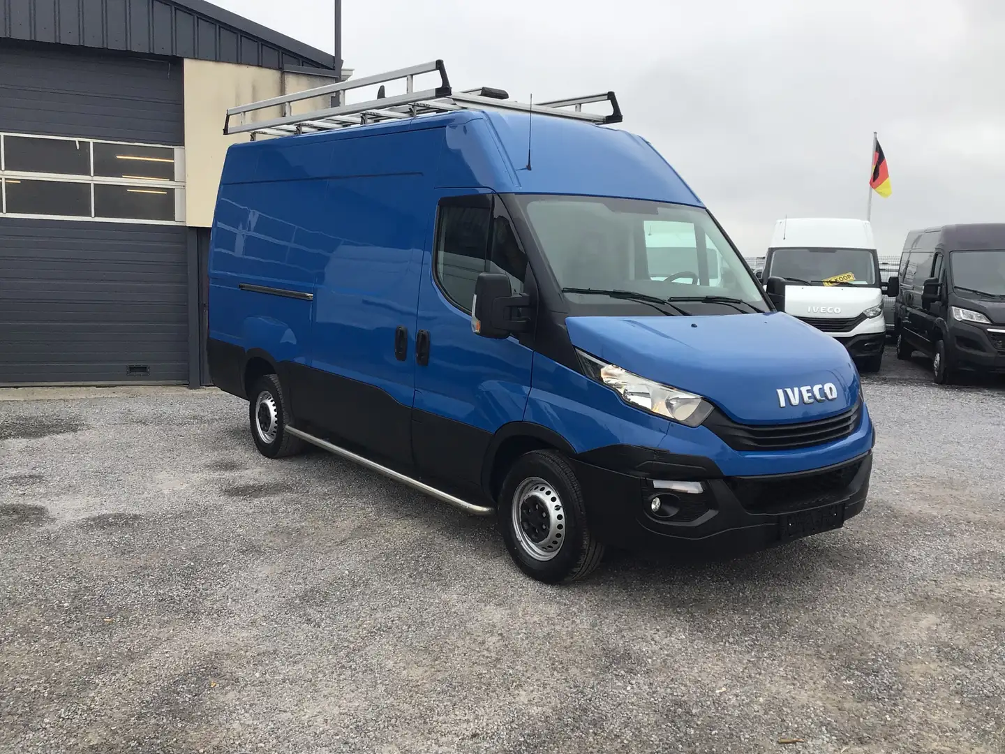 Iveco Daily l3h2 140pk 2019 trek/3500kg 17950e ex Azul - 1