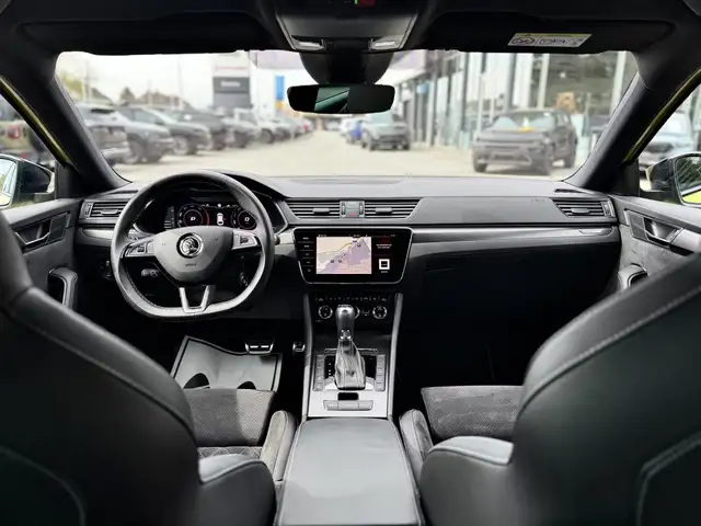 Skoda Superb view 8