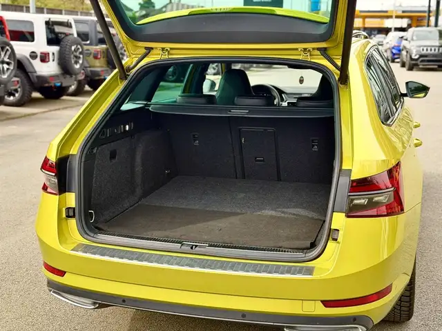 Skoda Superb view 6